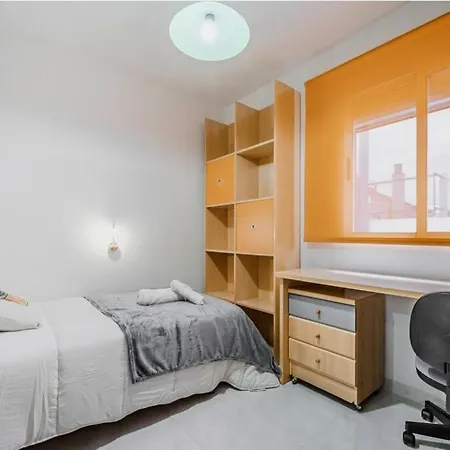 Ronda Colon. Ideal Familias Apartman